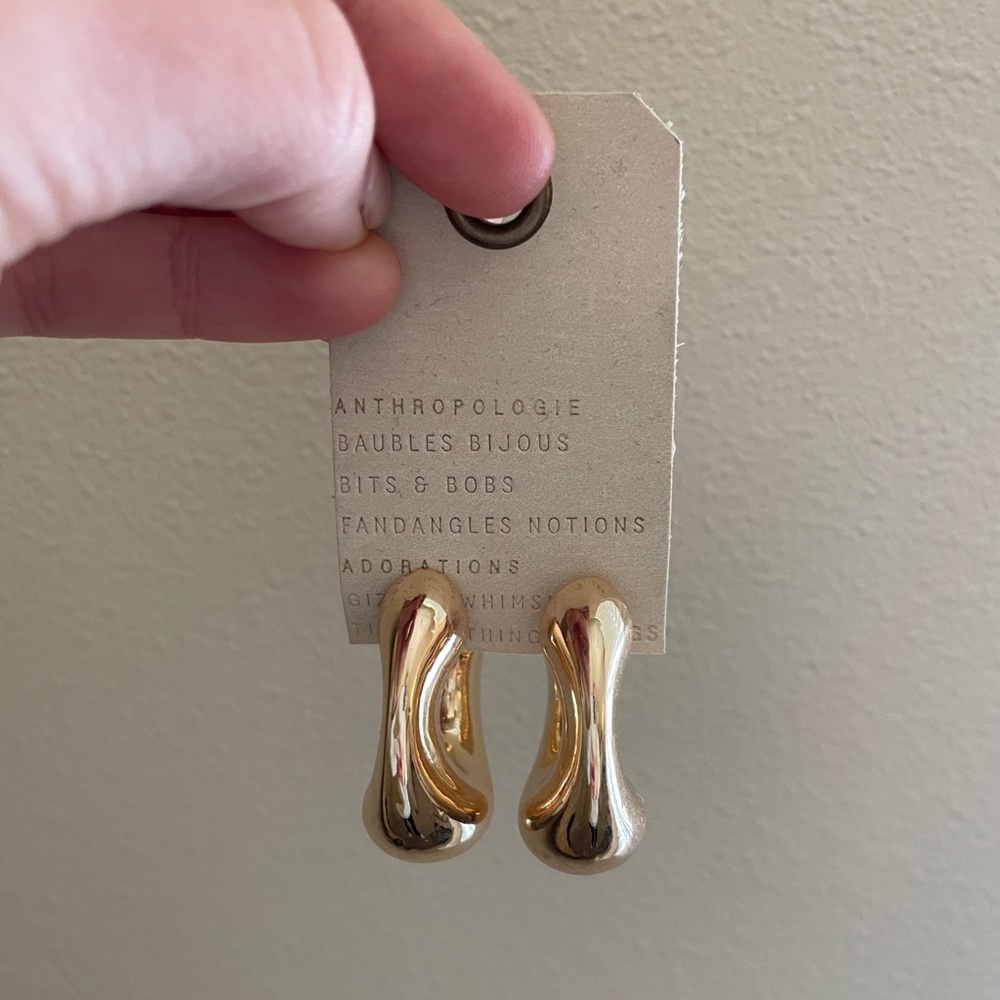 NWT Anthropologie Chunky Gold Hoops - Picture 2 of 5